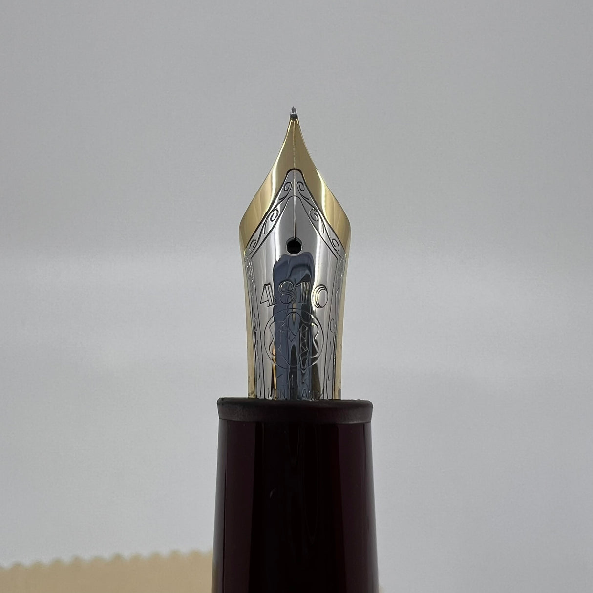 Montblanc Meisterstuck #146 LeGrand Bordeaux Fountain Pen - Fine 14kt Gold Nib - Engraved Cap