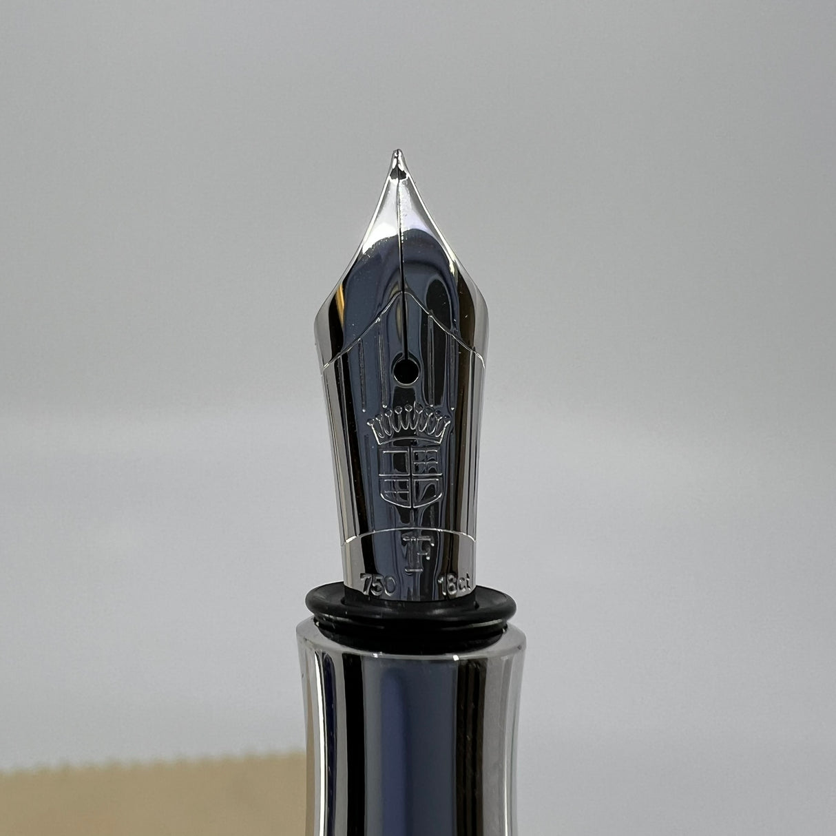 Graf Von Faber Castell Blue Resin Guilloche Fountain Pen - Fine 18 Kt Gold Nib