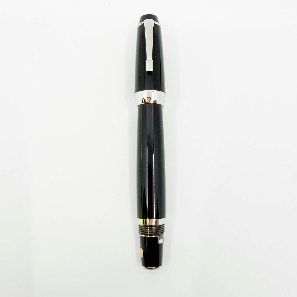 Montblanc Extra Large Boheme Retractable Fountain Pen - Made Without Stone in Clip - RARE -Medium 18kt Gold Nib