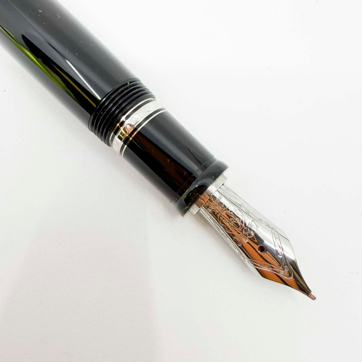 Montblanc Extra Large Boheme Retractable Fountain Pen - Made Without Stone in Clip - RARE -Medium 18kt Gold Nib