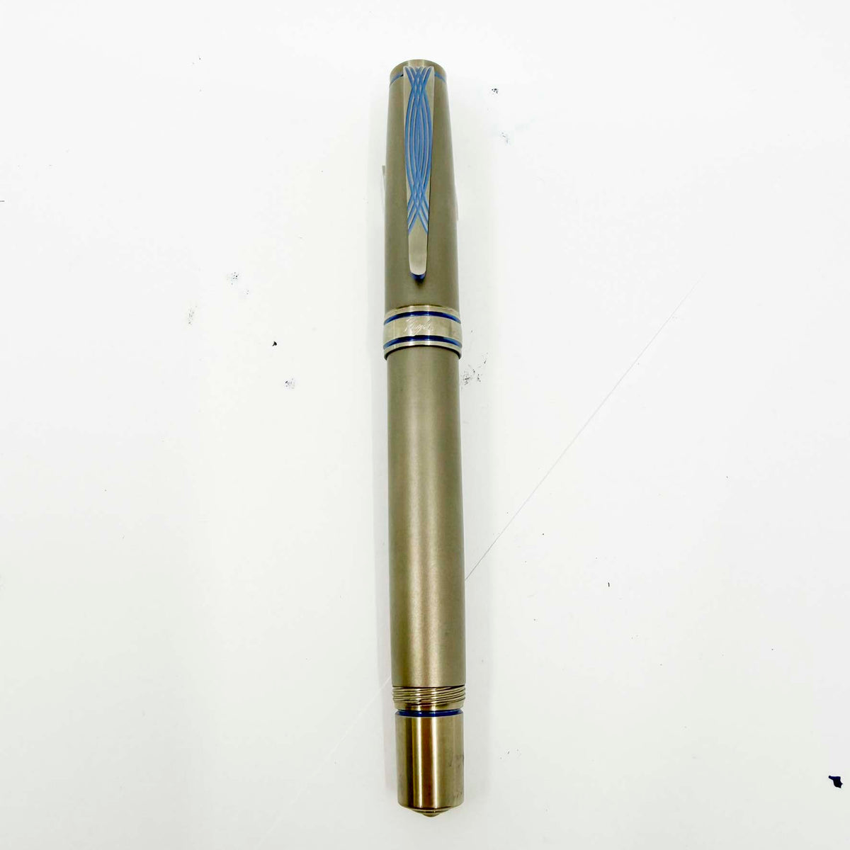 Grayson Tighe Titanium Limited Edition Fountain Pen - Fine Tighe 18kt Gold Nib (2005) - RARE & VERY DESIRABLE!!