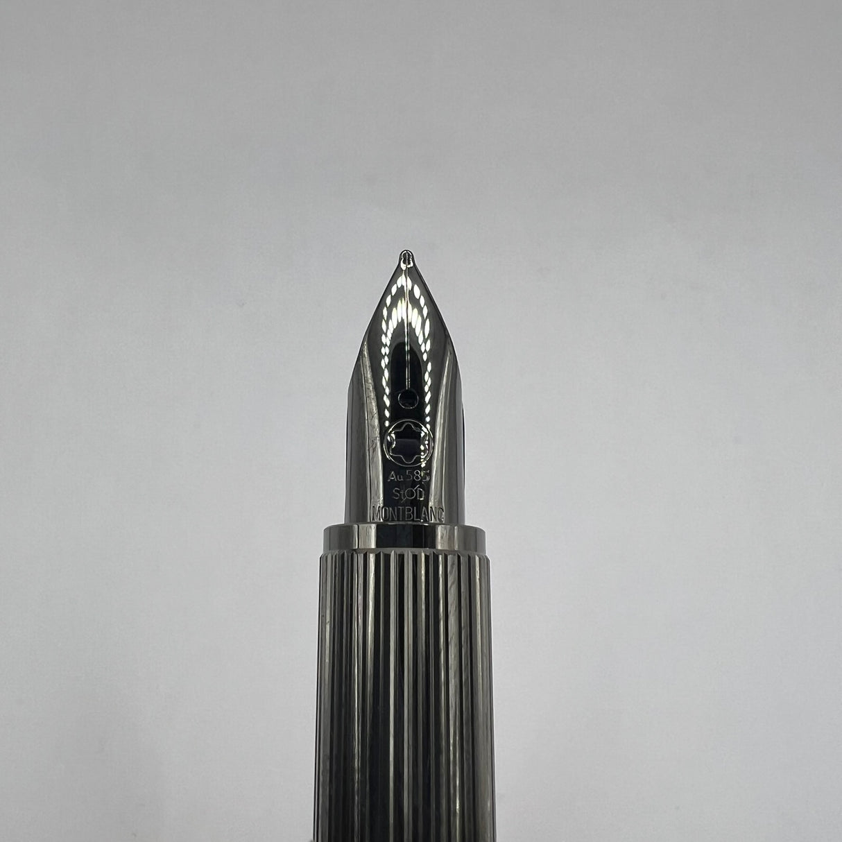 Montblanc Starwalker Space Blue Fountain Pen - Medium 14kt Gold Nib