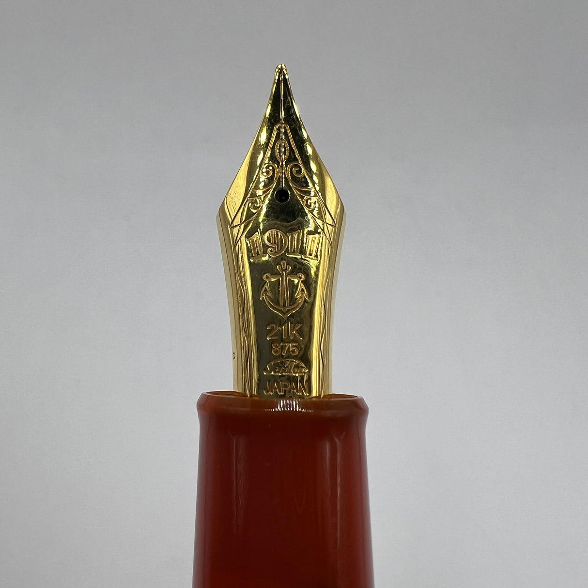 Sailor Professional Gear King of Pens Fountain Pen - Pillow Book - Autumn Sky(Coral) - Broad 21kt Gold Nib