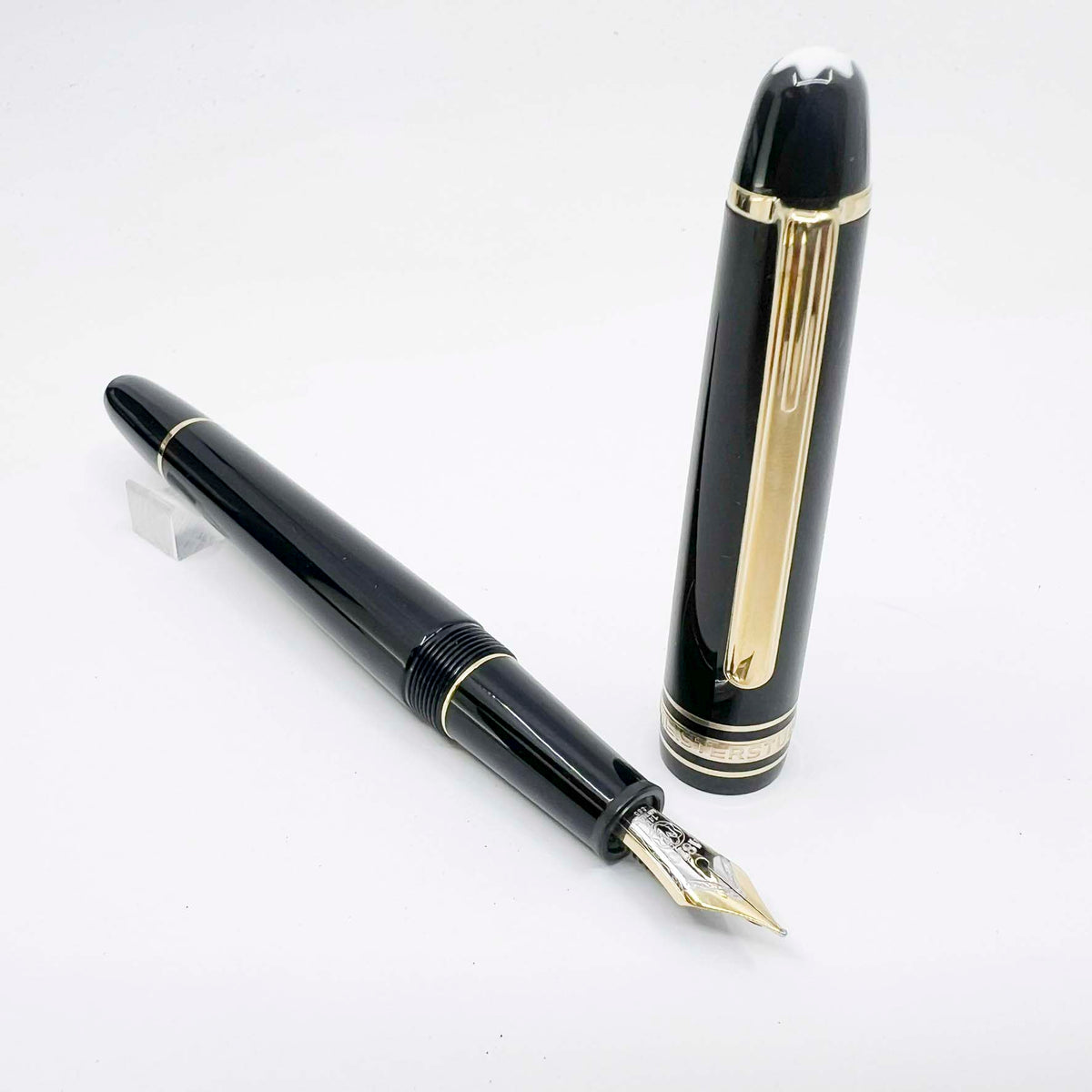 Montblanc Meisterstuck Black Resin #145 (Chopin) Classique Gold-Plated Trim Fountain Pen - Fine 14kt Kt Gold Nib