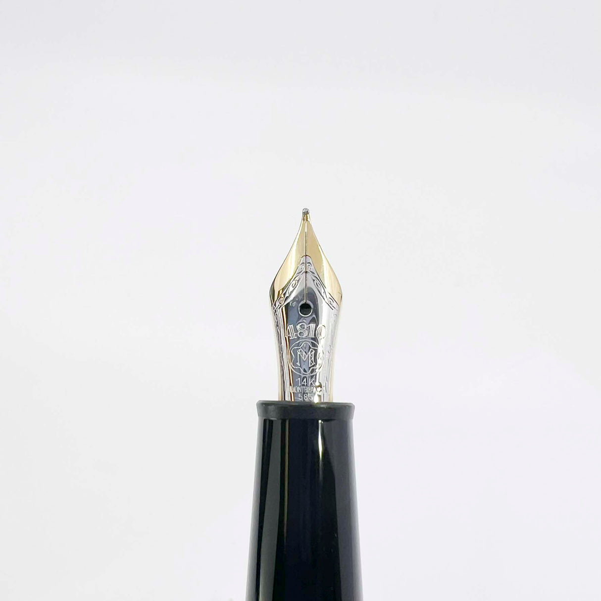 Montblanc Meisterstuck Black Resin #145 (Chopin) Classique Gold-Plated Trim Fountain Pen - Fine 14kt Kt Gold Nib