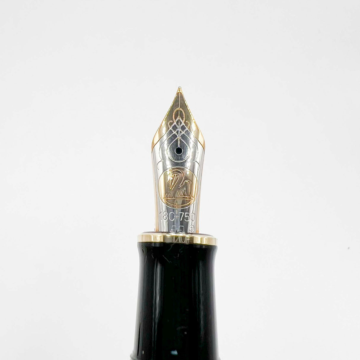 Pelikan M800 Souveran Black Cap & Green Striped Barrel Fountain Pen - Extra Fine 18kt Gold Nib