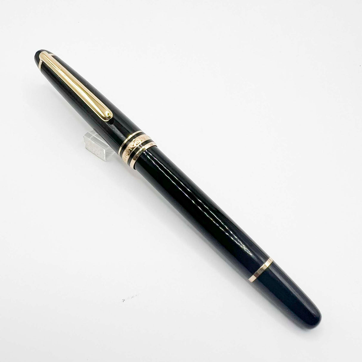 Montblanc Classique #144 Black Resin Fountain Pen - Fine 14kt Gold Nib