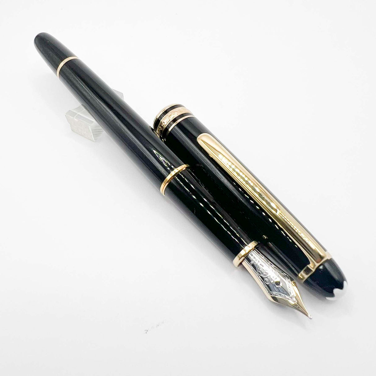 Montblanc Classique #144 Black Resin Fountain Pen - Fine 14kt Gold Nib