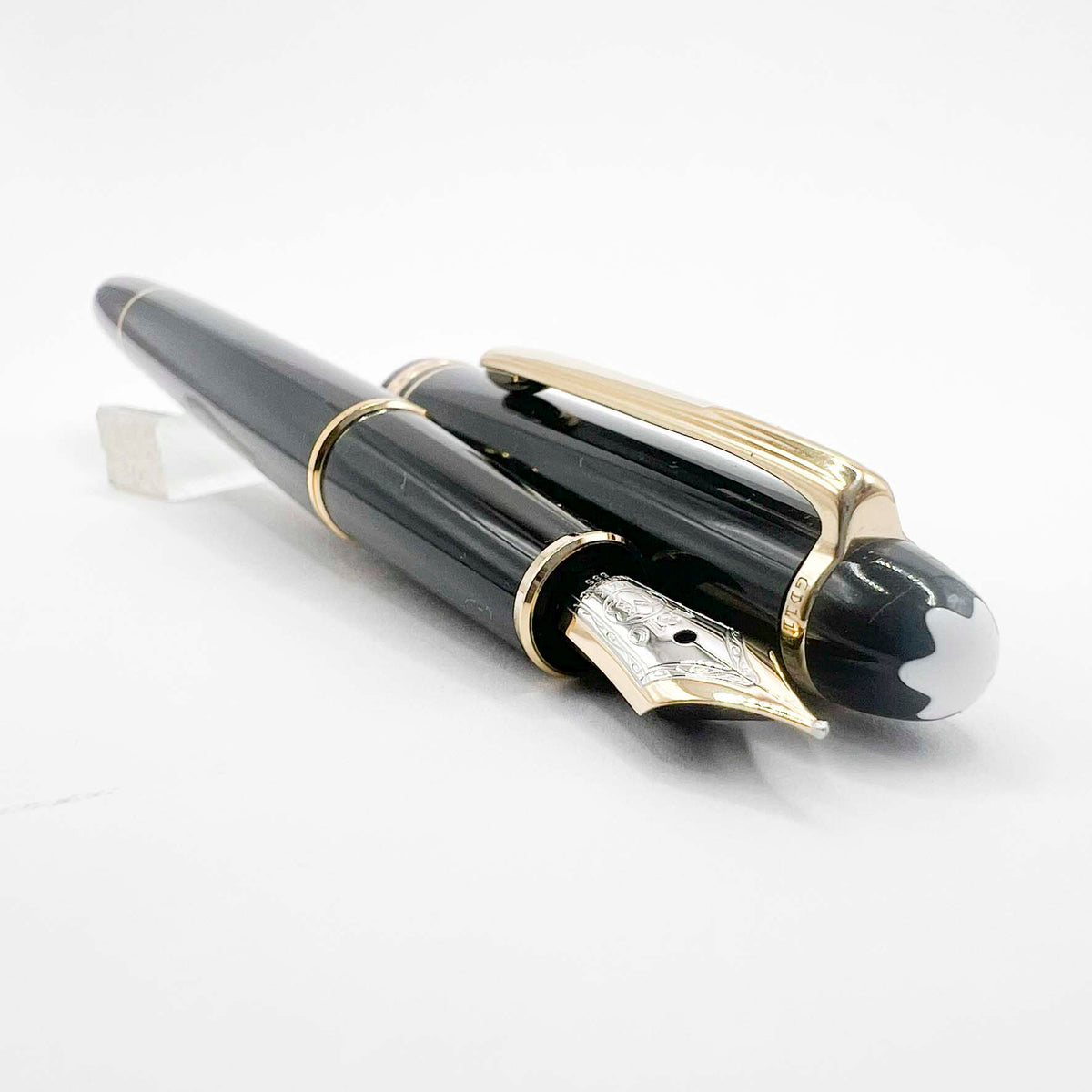 Montblanc Classique #144 Black Resin Fountain Pen - Fine 14kt Gold Nib