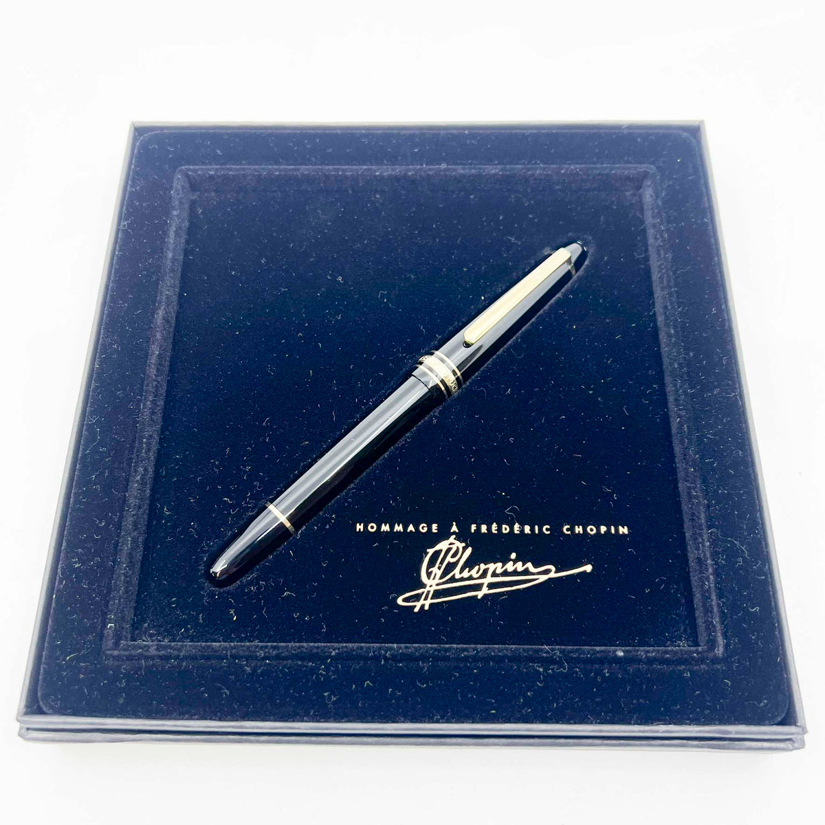 Montblanc Meisterstuck Black Resin #145 (Chopin) Classique Gold-Plated Trim Fountain Pen - Fine 14kt Kt Gold Nib
