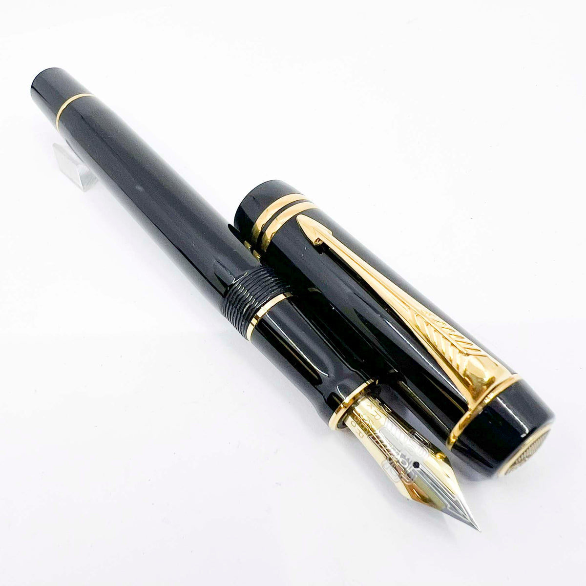 Parker Duofold Centennial (Largest) Black Fountain Pen - Extra Fine 18kt Gold Nib (Circa 1997)