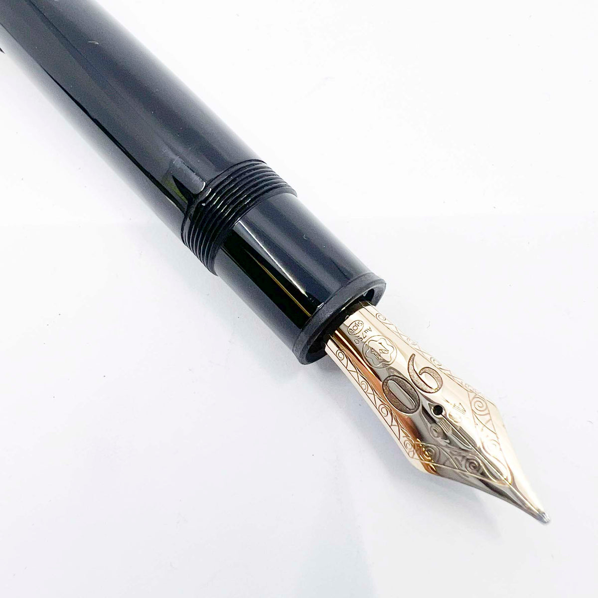 Montblanc Meisterstuck #149 90th Anniversary of Meisterstuck Fountain Pen- Broad 18kt Gold Nib (Copy)