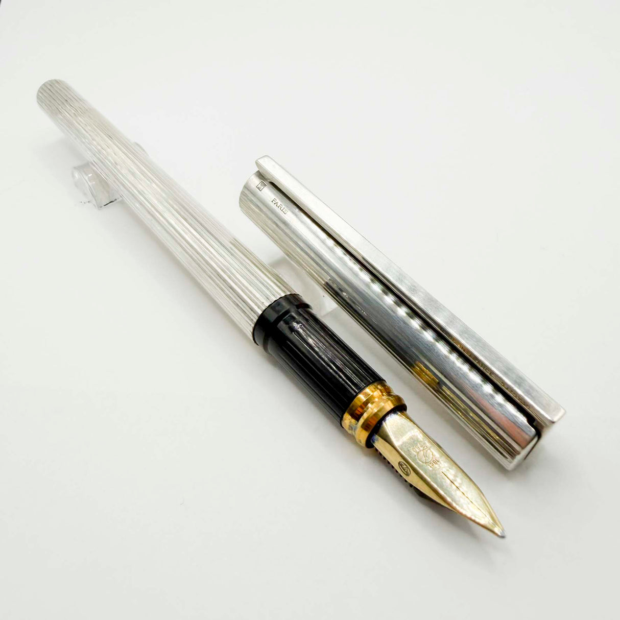 S.T. Dupont Classic Fluted Silver Plated Fountain Pen - Medium 18kt Gold Nib