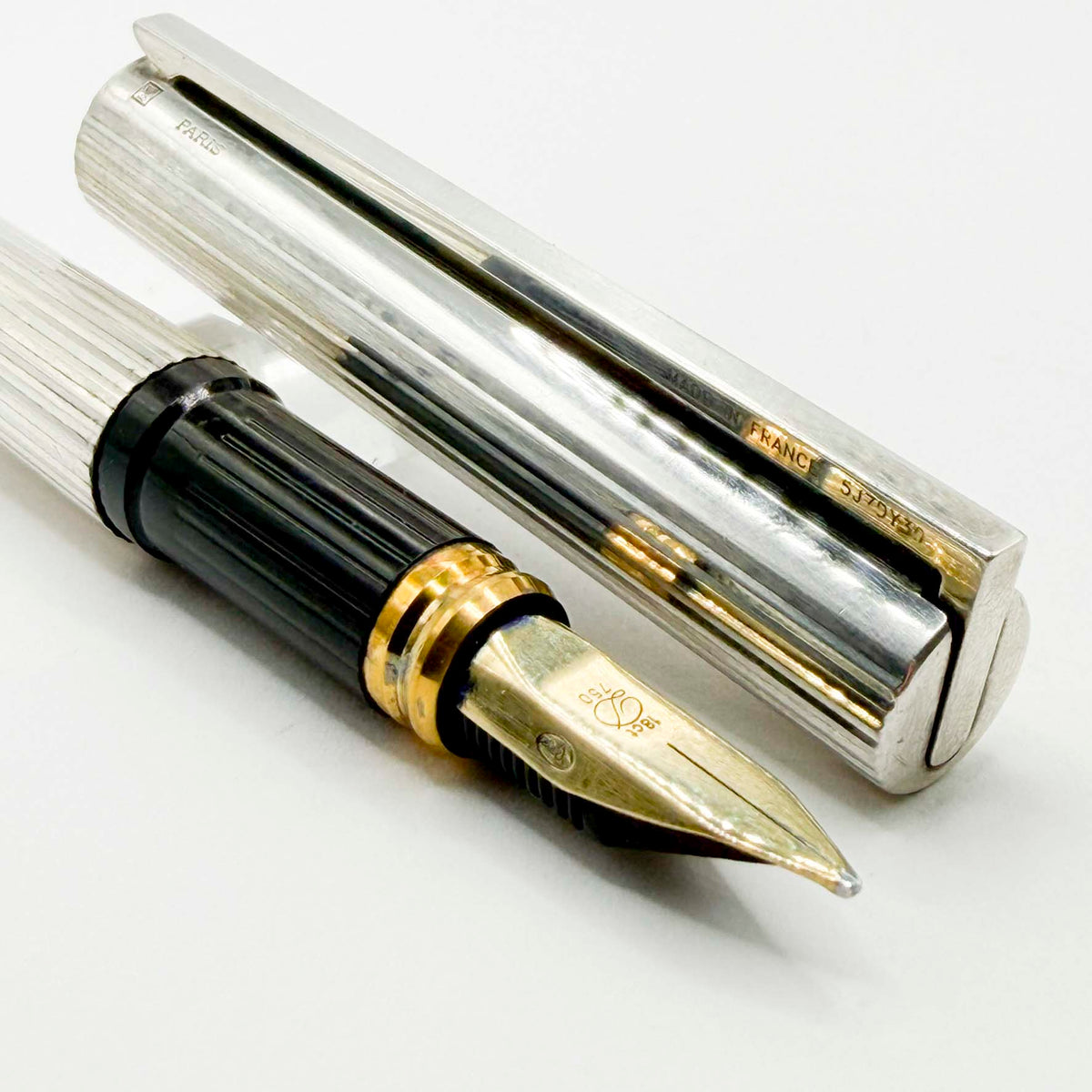 S.T. Dupont Classic Fluted Silver Plated Fountain Pen - Medium 18kt Gold Nib