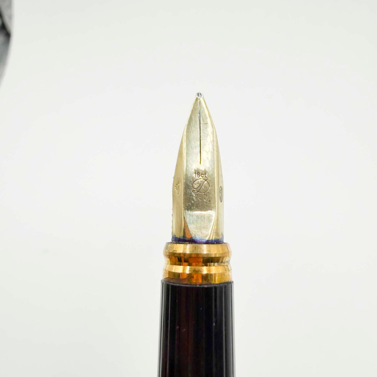 S.T. Dupont Classic Fluted Silver Plated Fountain Pen - Medium 18kt Gold Nib