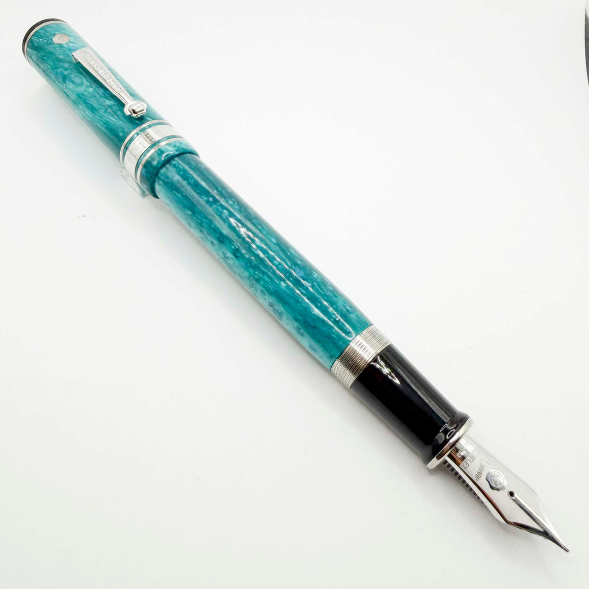 Wahl Eversharp Lustrous Marbleized Turquoise Decoband Oversized Fountain Pen - Superflex Medium #8 Size 1kt Gold Nib
