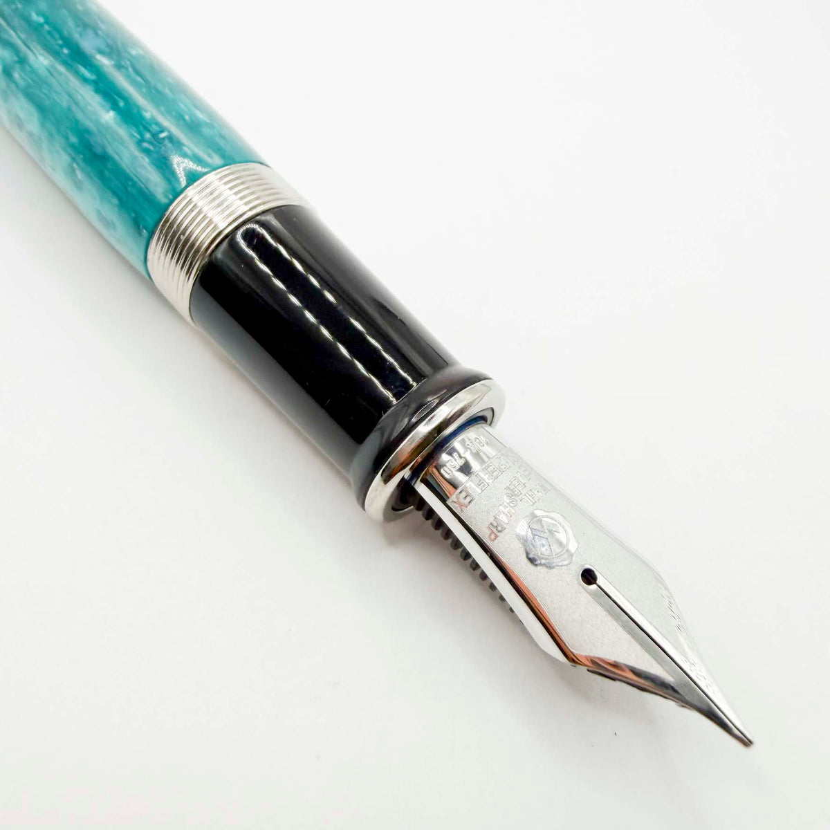 Wahl Eversharp Lustrous Marbleized Turquoise Decoband Oversized Fountain Pen - Superflex Medium #8 Size 1kt Gold Nib