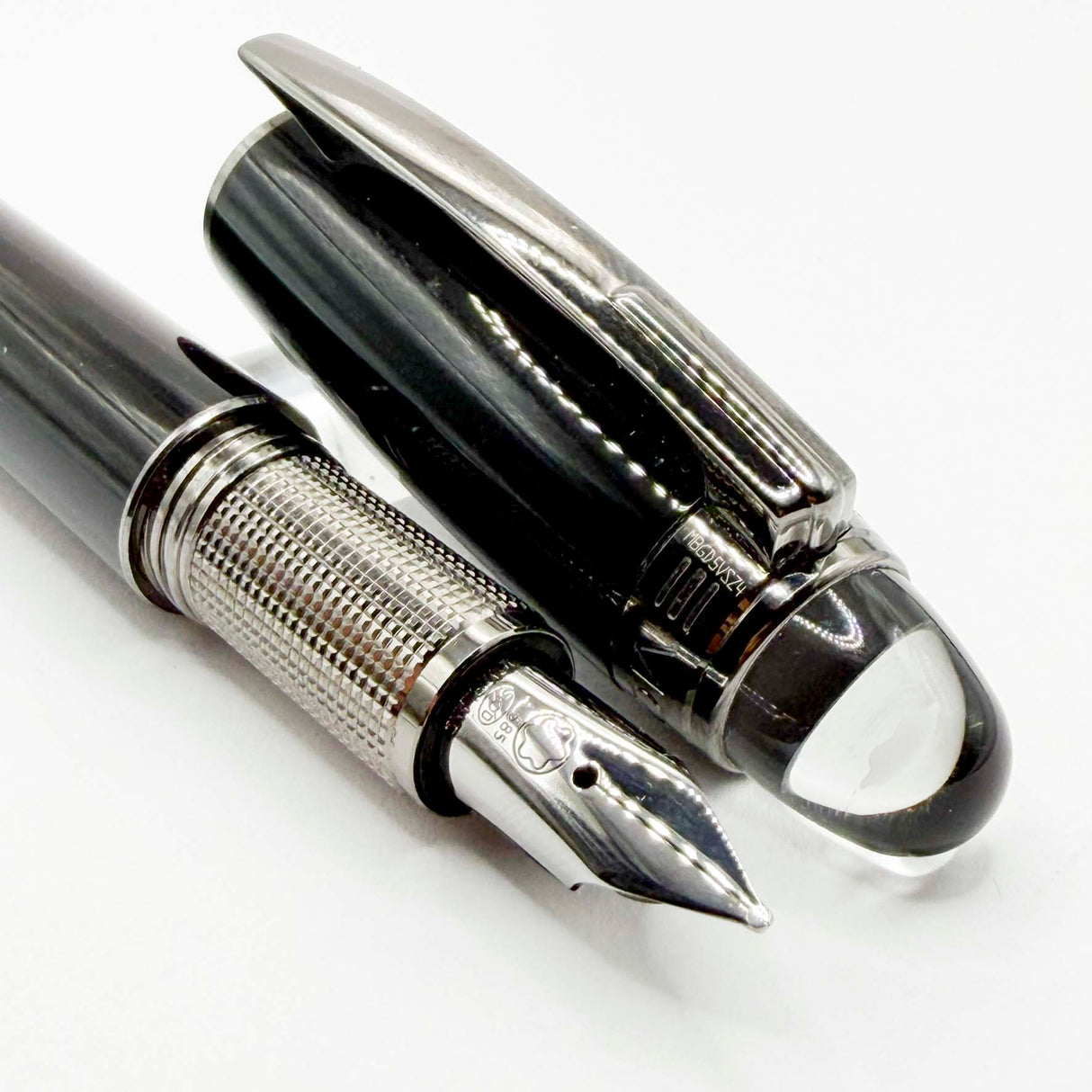 Montblanc StarWalker Black Fountain Pen with Ruthenium Plated Trim - Medium 14kt Gold Nib