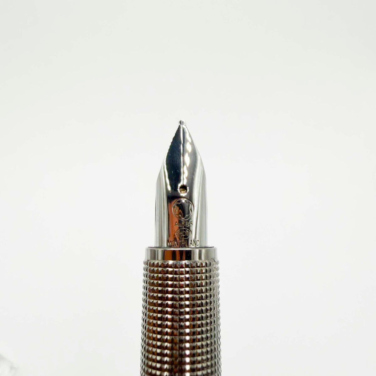 Montblanc StarWalker Black Fountain Pen with Ruthenium Plated Trim - Medium 14kt Gold Nib