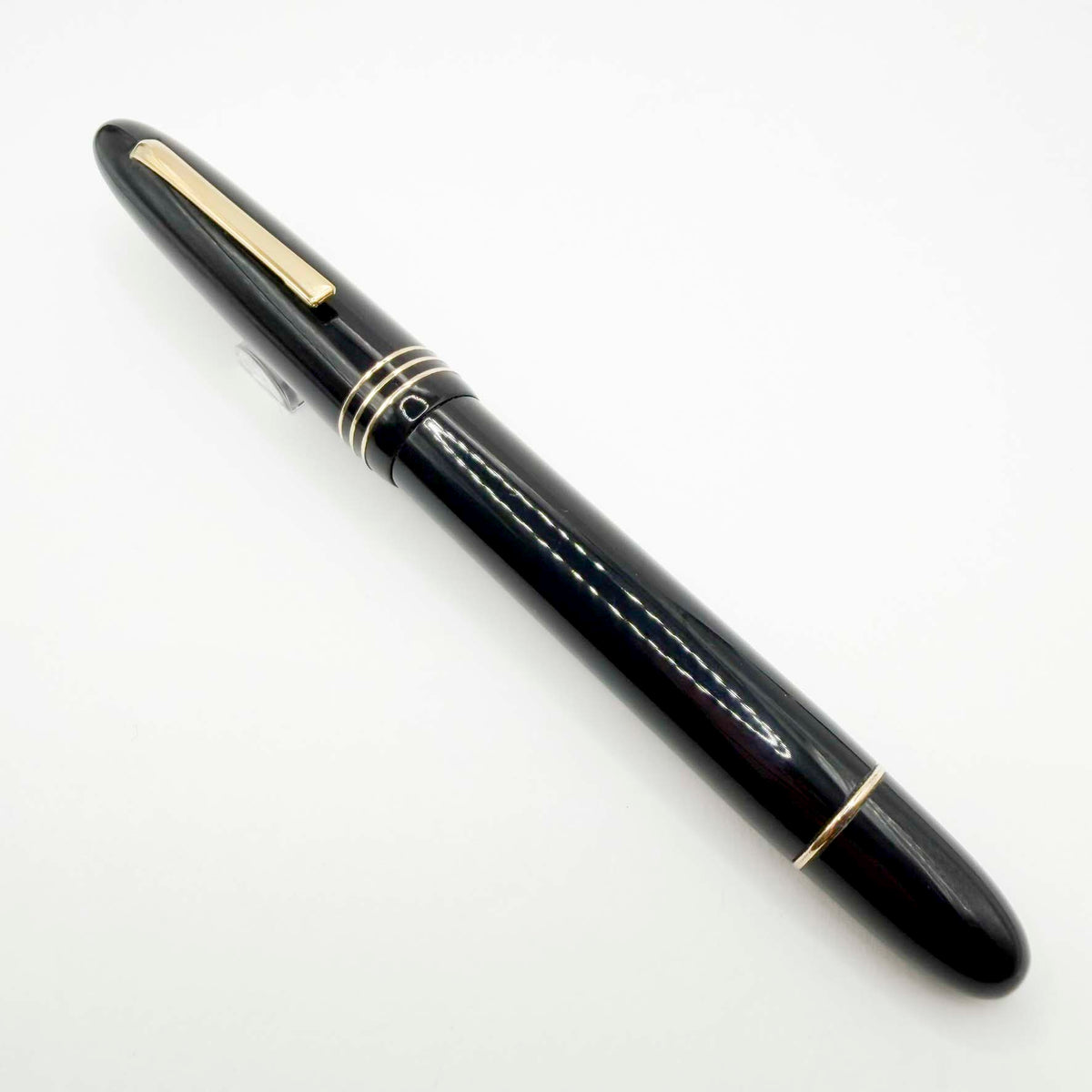 OMAS Ogiva Museum of Modern Art New York Black Fountain Pen - Fine 18kt Gold Nib