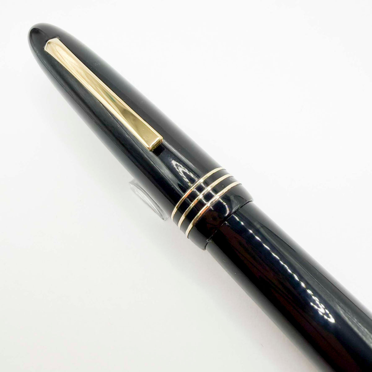 OMAS Ogiva Museum of Modern Art New York Black Fountain Pen - Fine 18kt Gold Nib