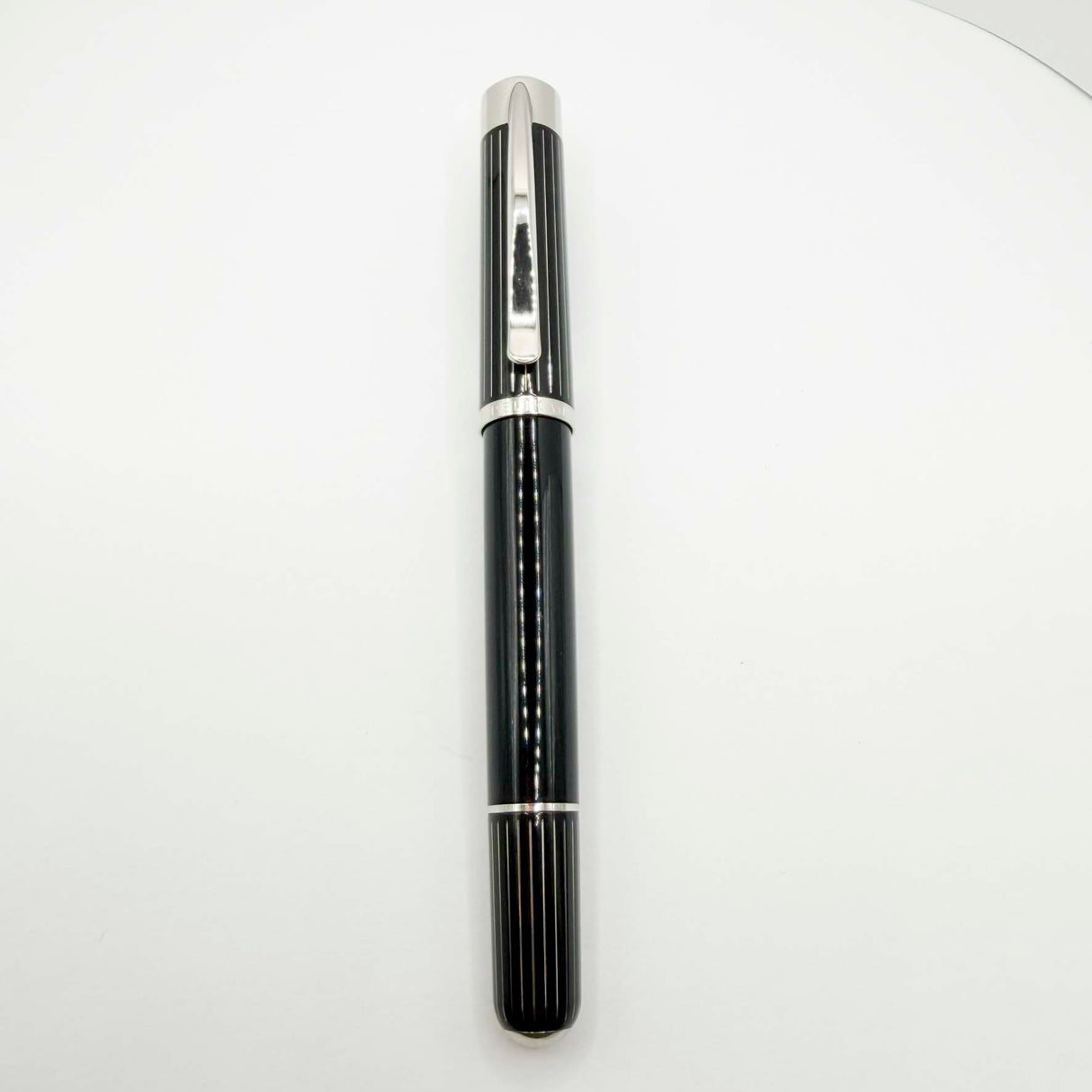 Pelikan P3100 Ductus Fountain Pen - Fine 18kt Gold Nib