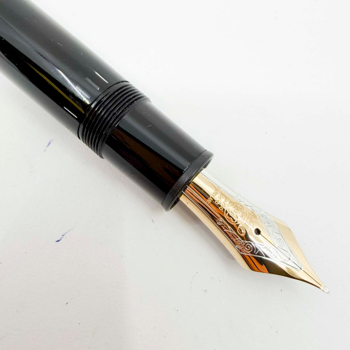 Montblanc Meisterstuck #149 (Largest) Red Gold-Coated Fountain Pen - Fine 18kt Gold Nib