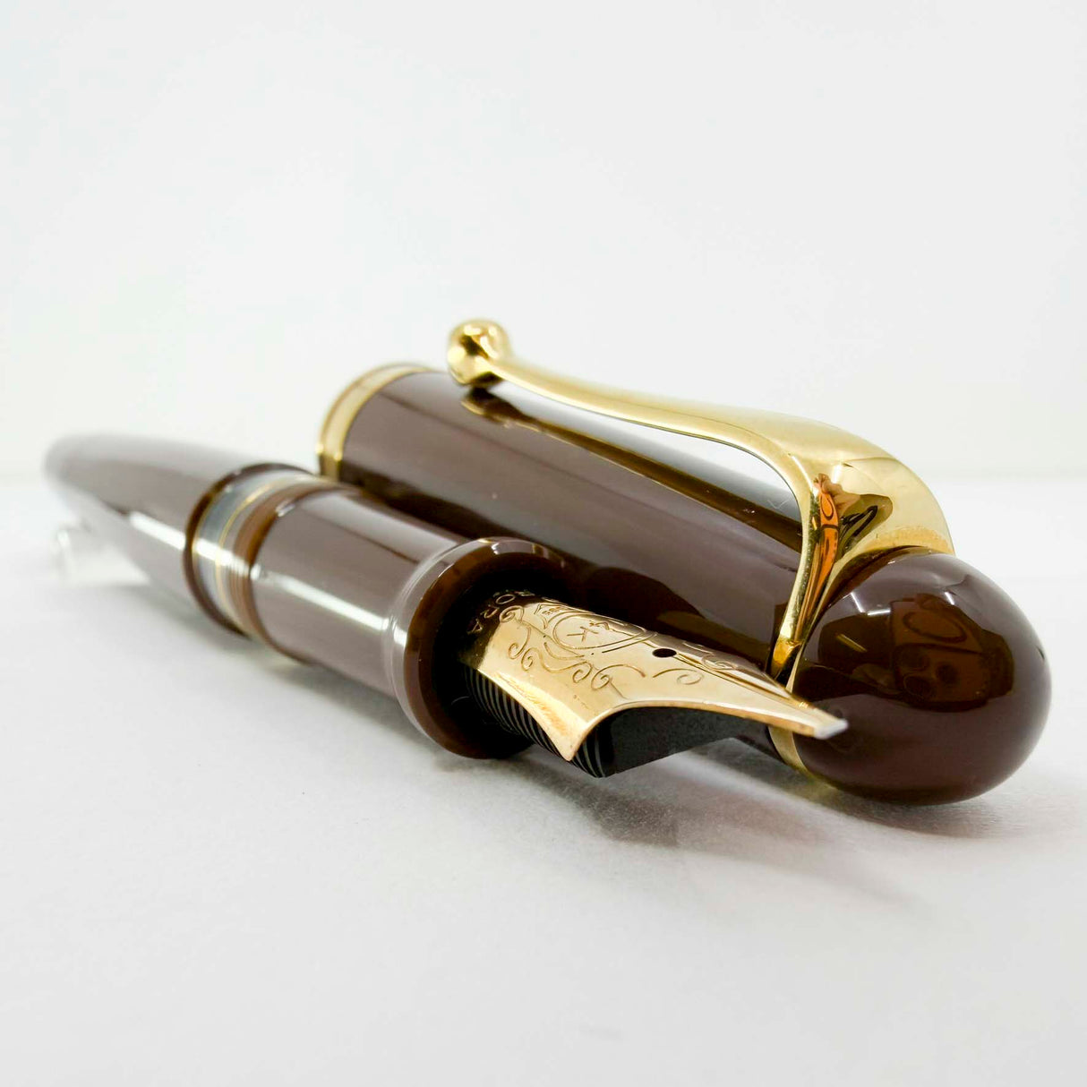 Aurora Large #88 Brown 70th Anniversary Limited Edition Fountain Pen - Italic 14kt Gold Nib