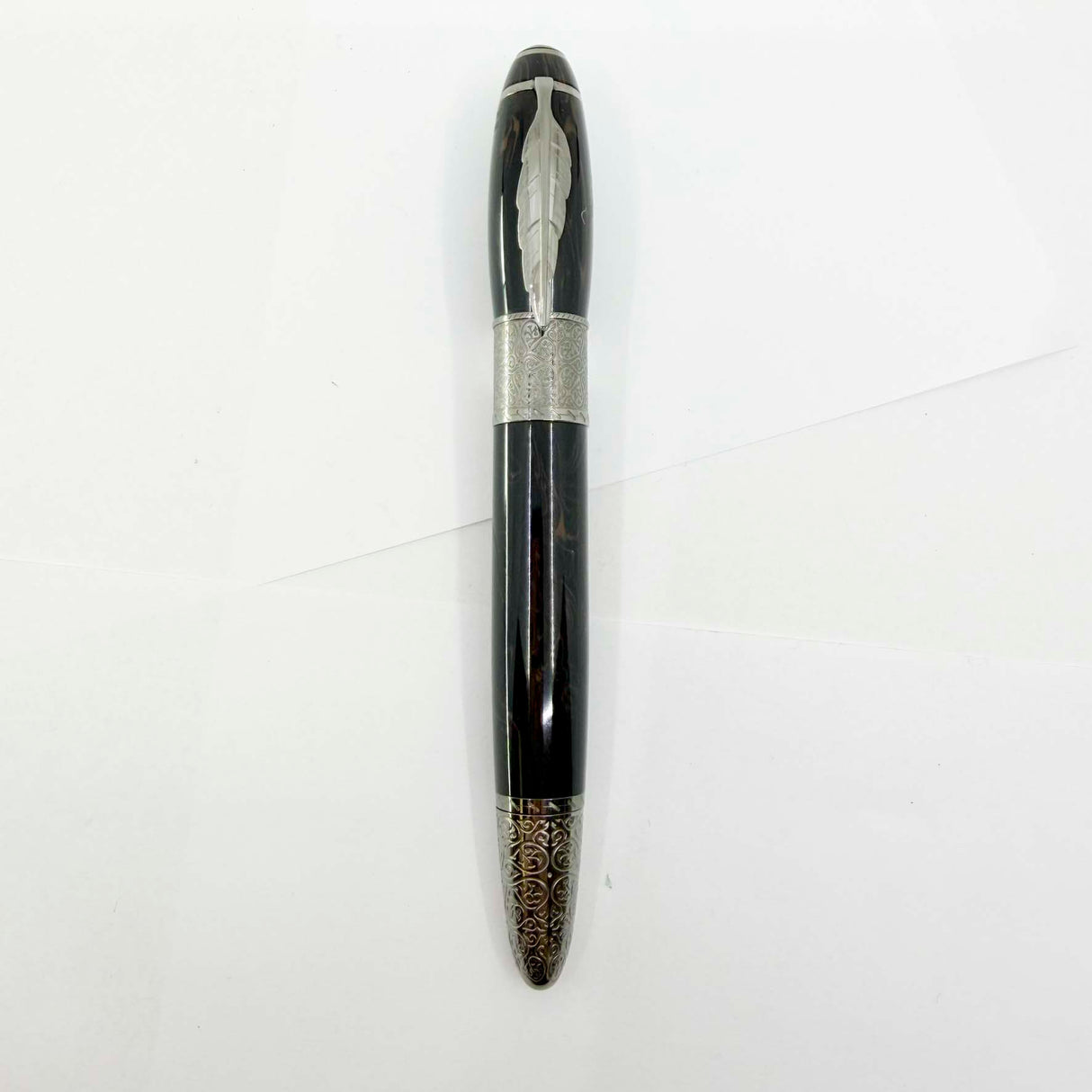 Montblanc Daniel Defoe Writer Series Limited Edition Fountain Pen - Fine 18kt Gold Nib