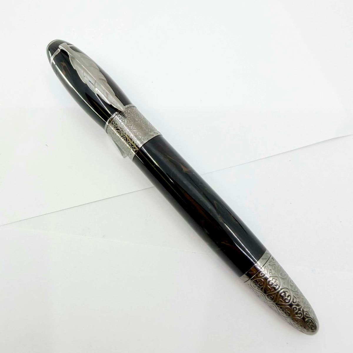 Montblanc Daniel Defoe Writer Series Limited Edition Fountain Pen - Fine 18kt Gold Nib