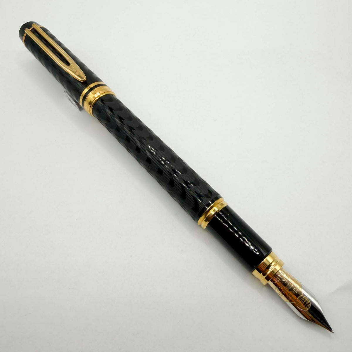 Waterman Man 100 Opera Black Chased Fountain Pen - Medium 18kt Gold Nib