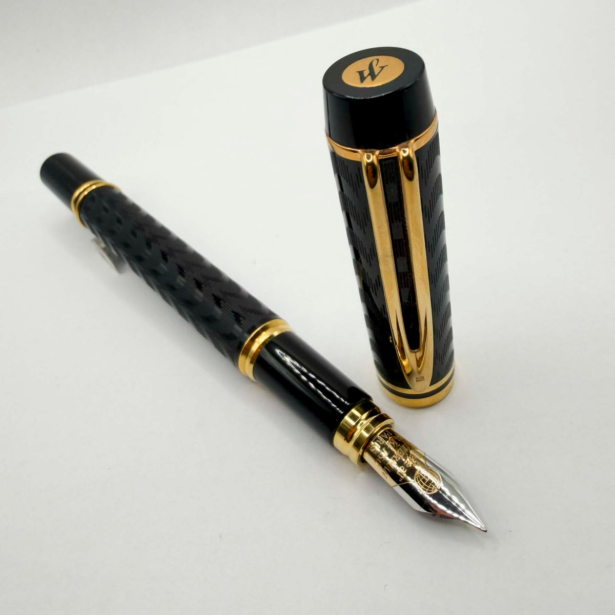 Waterman Man 100 Opera Black Chased Fountain Pen - Medium 18kt Gold Nib