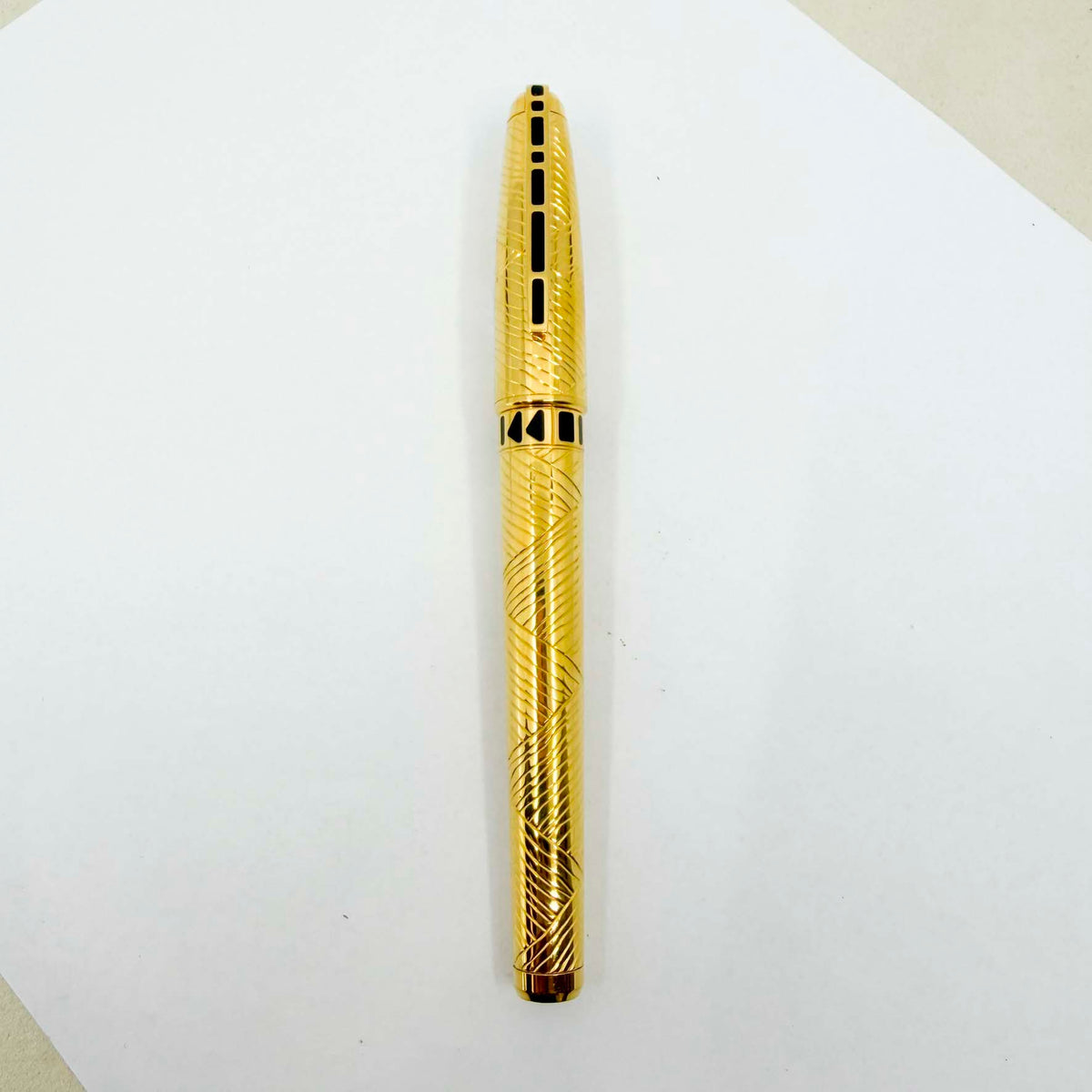 S.T. Dupont Afrika Limited Edition Fountain Pen - Circa 2000 - Medium 18kt Gold Nib