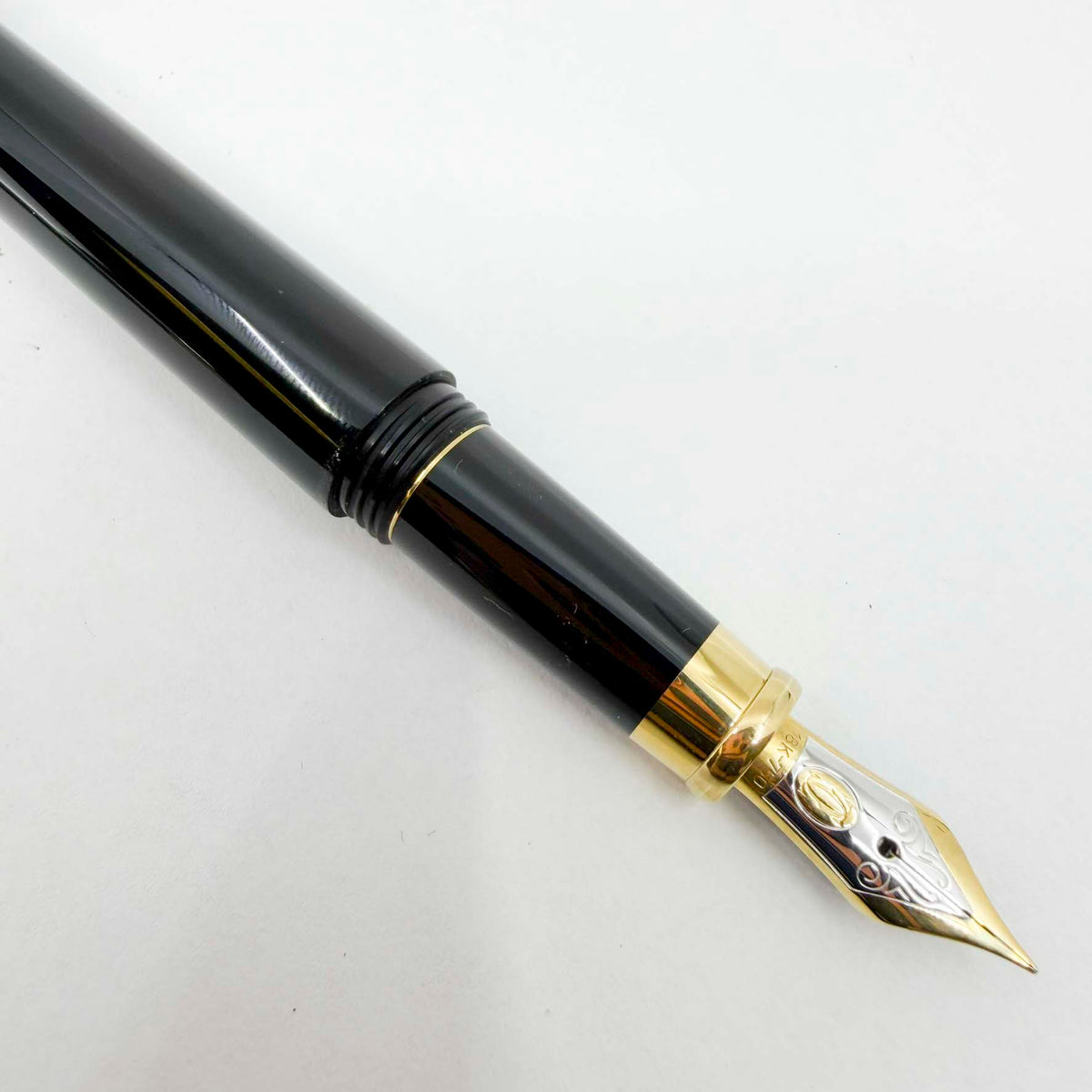 Cartier Black Trinity Fountain Pen - Fine 18kt Gold Nib