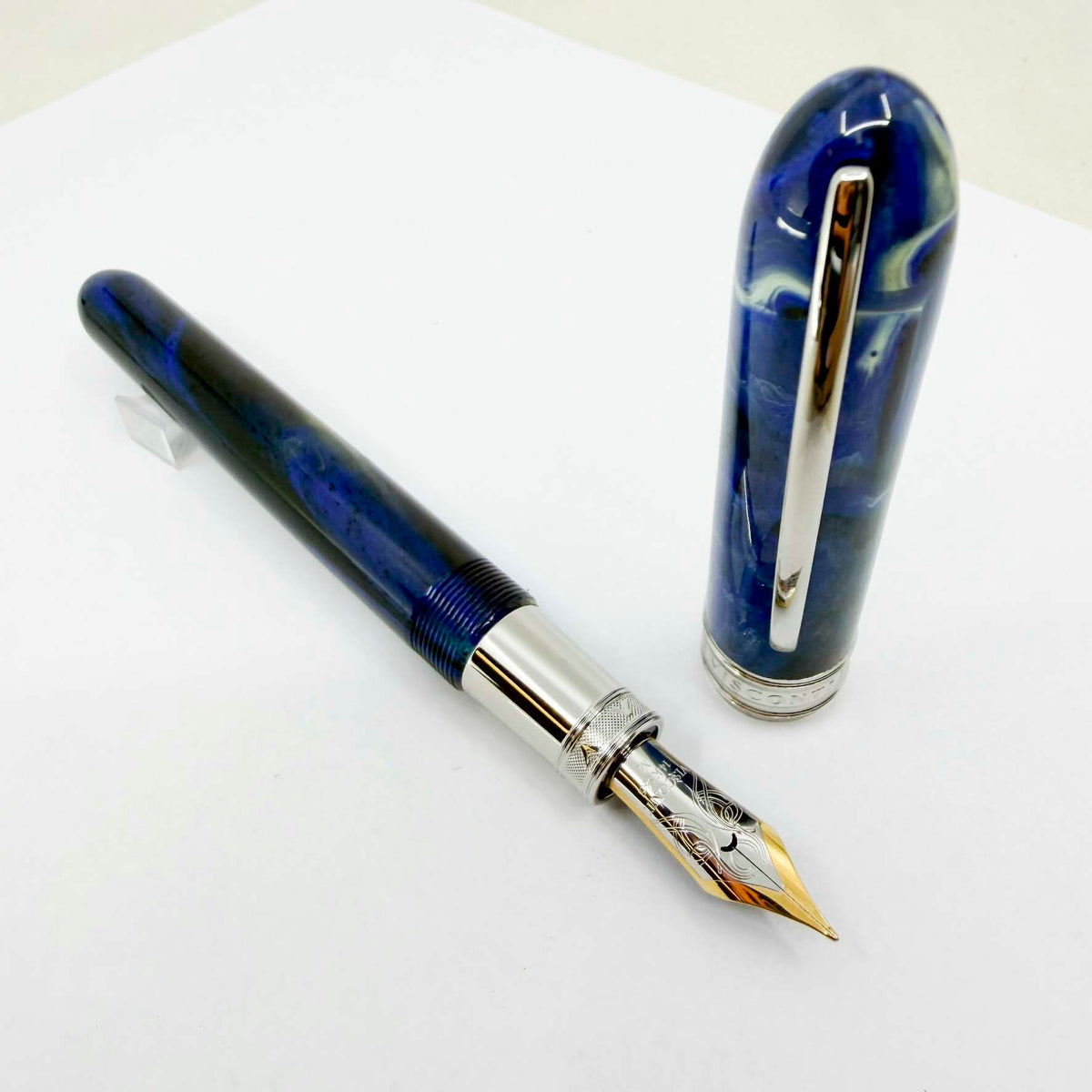 Visconti Early Van Gogh Maxi Ocean Blue Fountain Pen - Large Medium 14kt Gold Nib