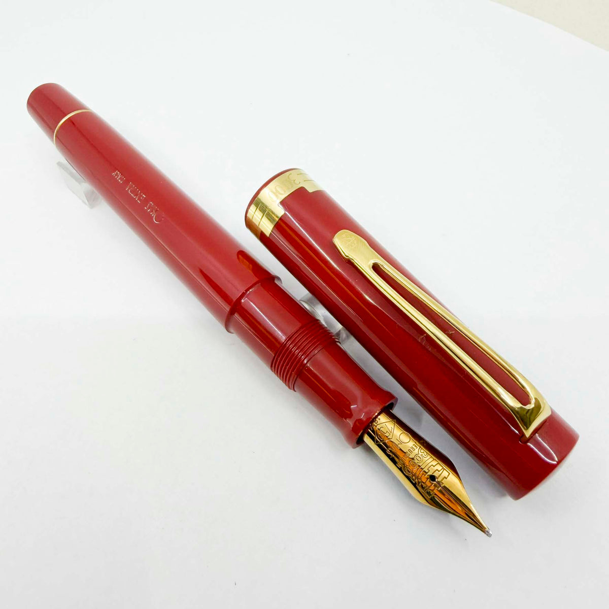 OMAS Jerusalem 3000 Red Terracotta Vegetal Resin Special Edition Fountain Pen - Medium 18kt Gold Nib