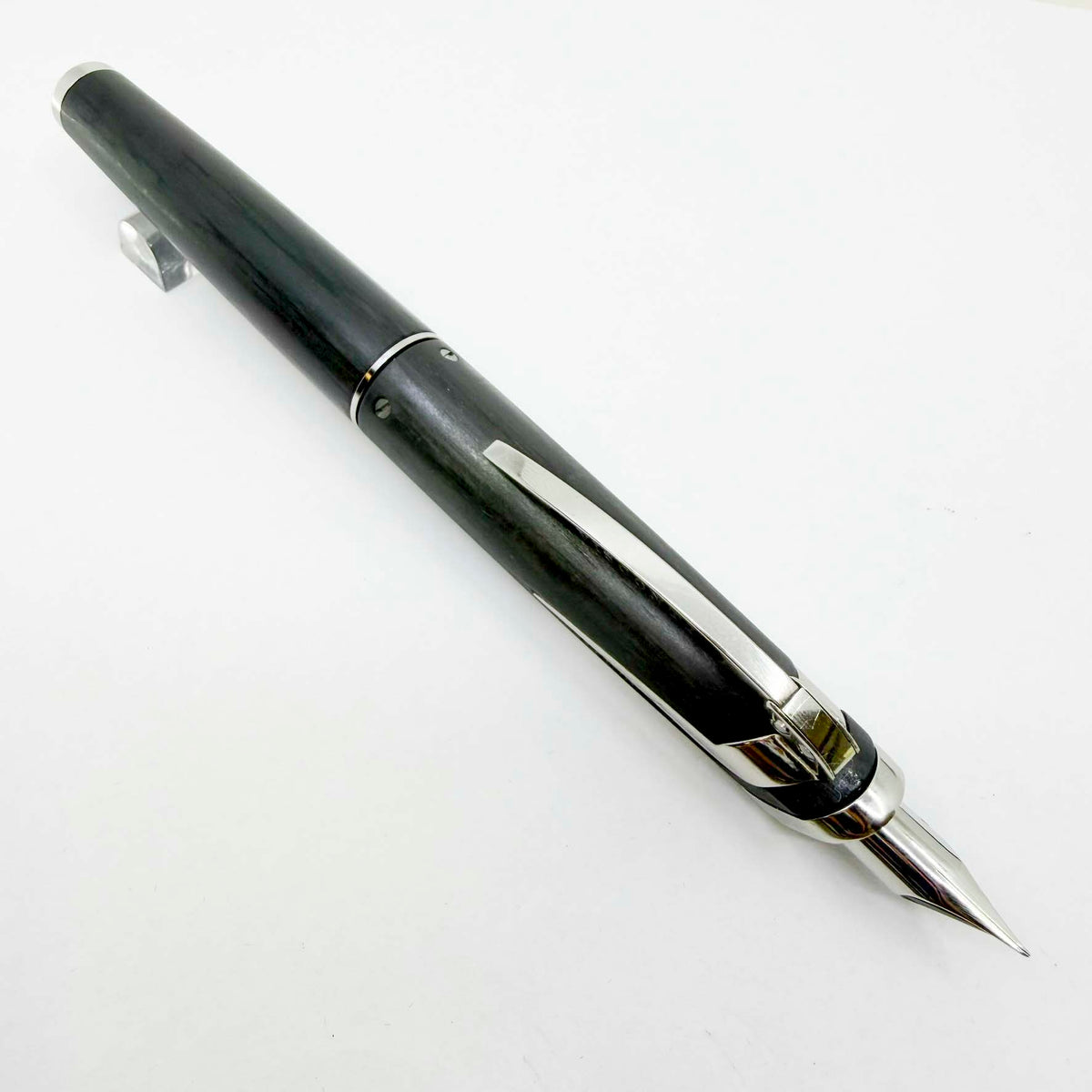Visconti Pininfarina Carbongrafite Retractable Nib Limited Edition Fountain Pen - Fine Chromium 18 SmarTouch Tubular Nib