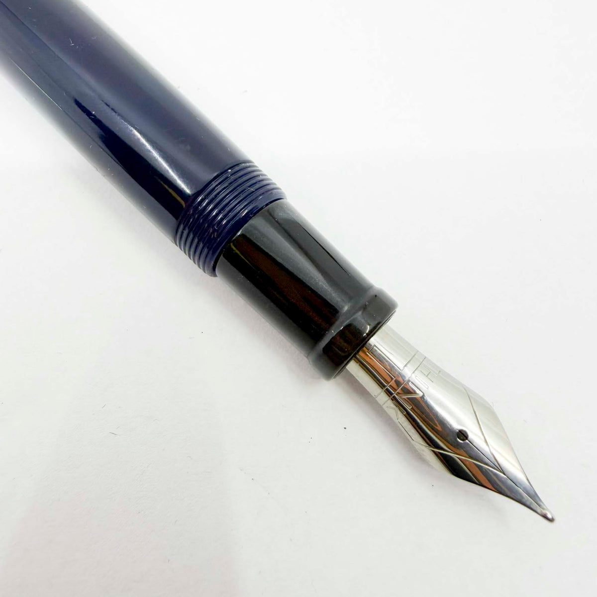 THINK Major League Baseball New York Yankees Special Edition Fountain Pen - Medium Stainless Steel Nib