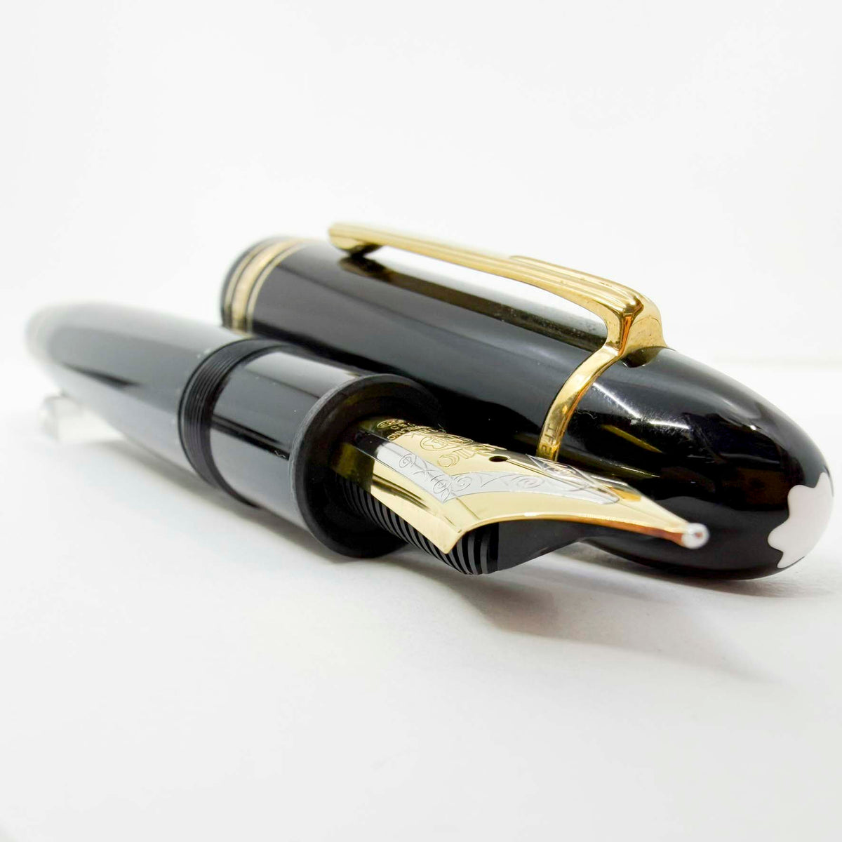 Montblanc Meisterstuck Black Resin #149 Fountain Pen - Largest of the Meisterstucks - Medium 18kt Gold Nib