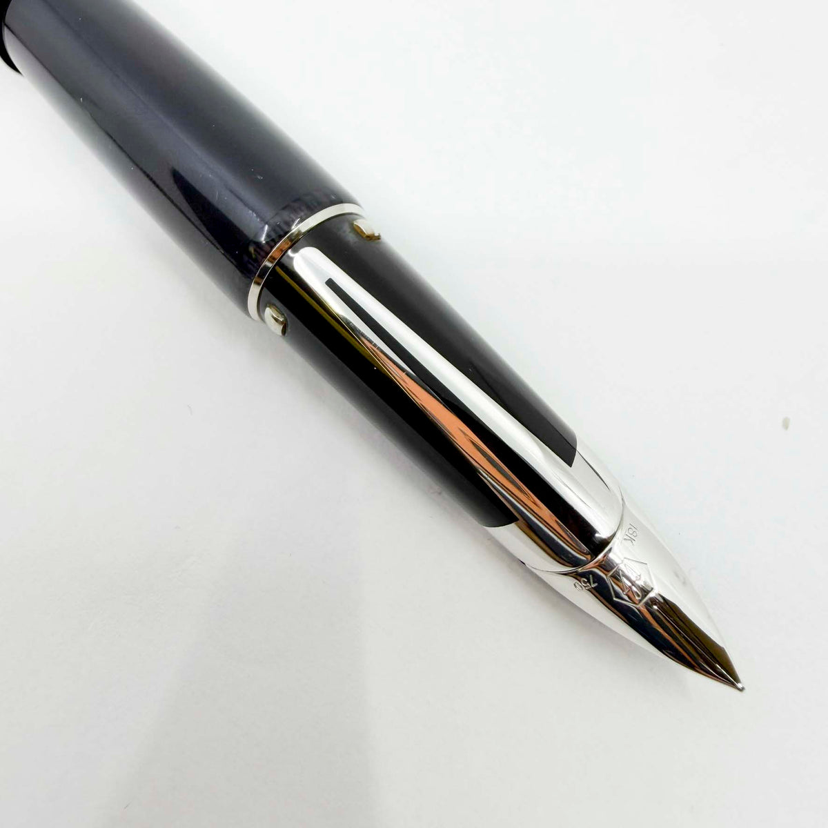 Waterman Edson Black Diamond Fountain Pen - Medium 18kt Gold Nib - SCARCE!