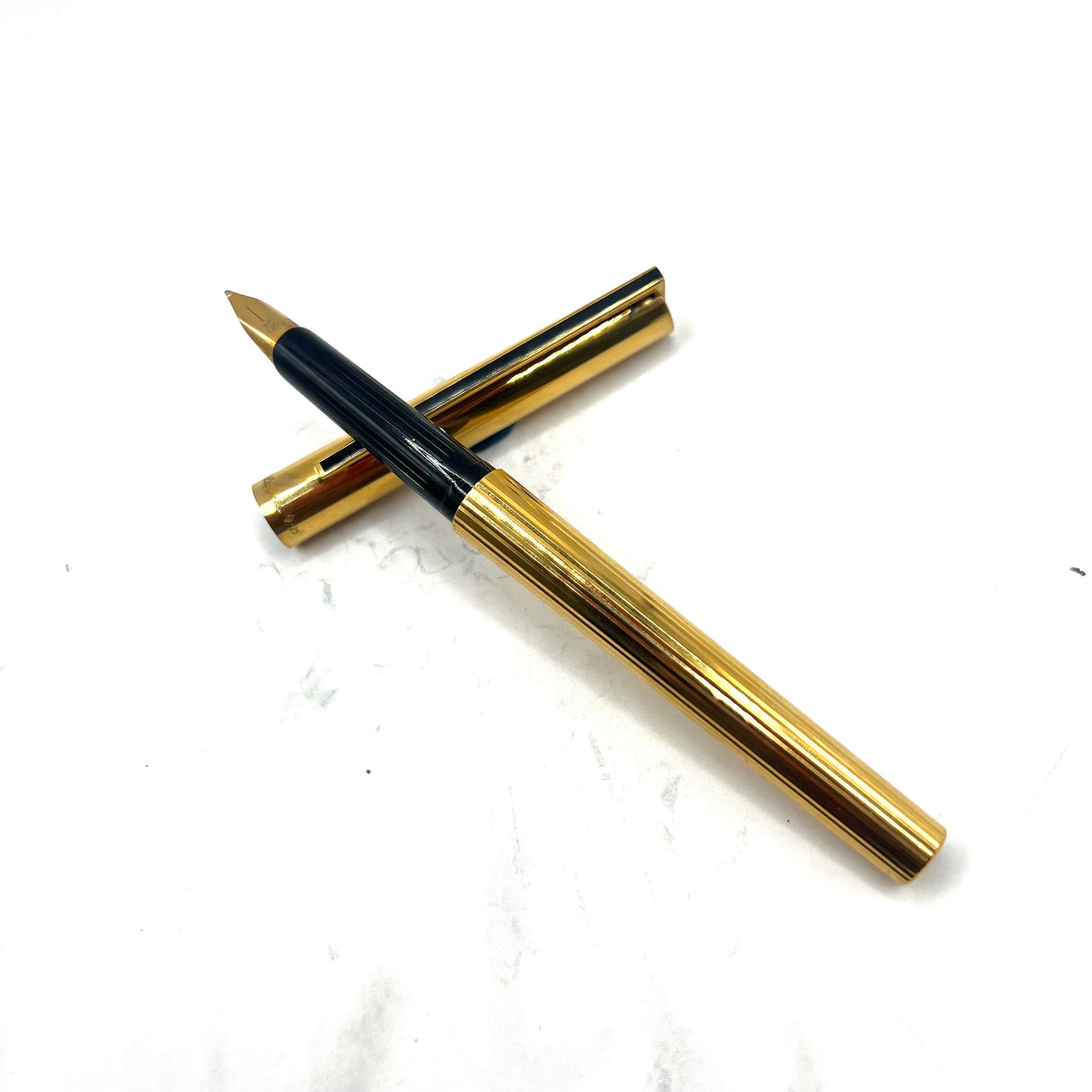 S.T. Dupont Gold Vermeil (Sterling Silver Base) - Smooth Cap/ Fluted Barrel Classic Fountain Pen - Broad 18kt Gold Nib