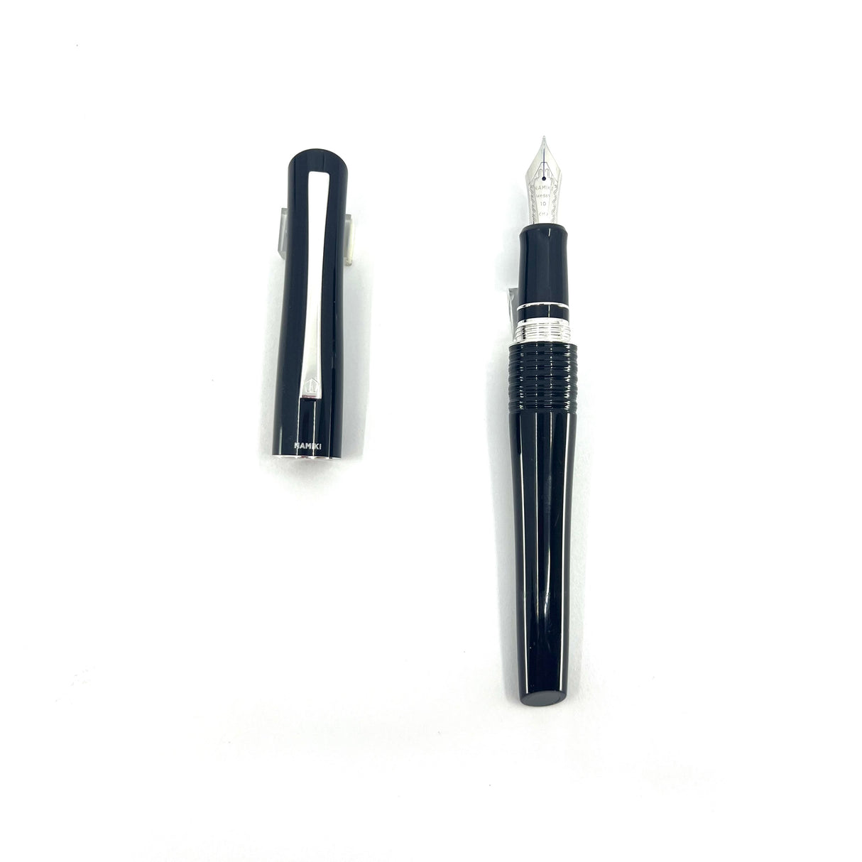 Pilot-Namiki Black Lacquered Bamboo Metal Oversized Fountain  Pen - Medium 14kt Gold Nib