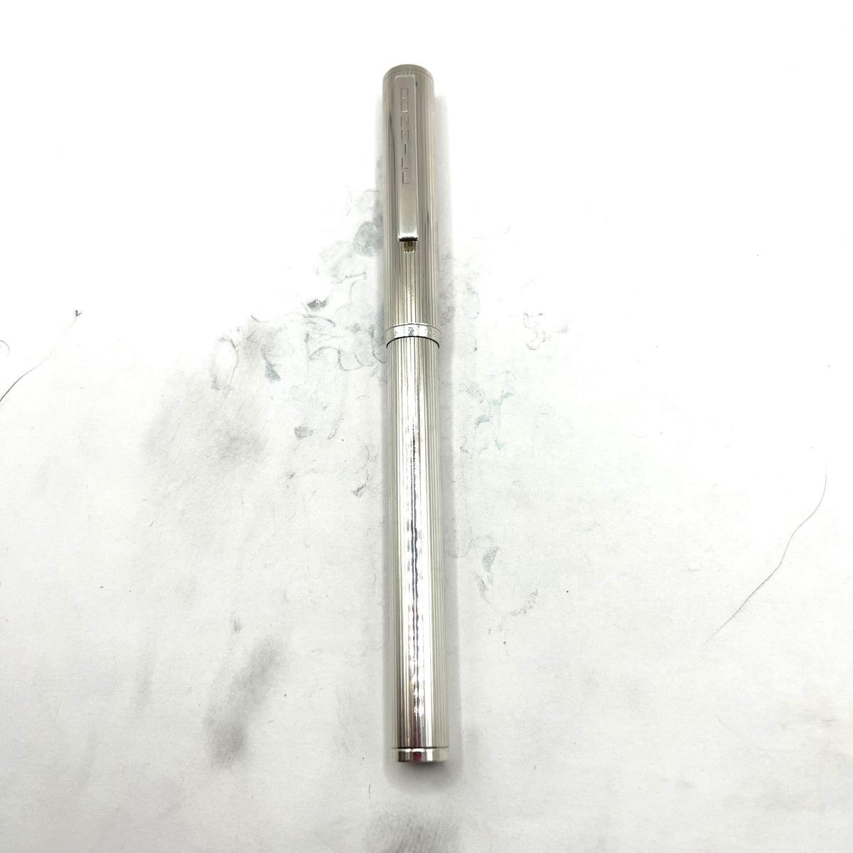 Alfred Dunhill Sterling Silver Pinstriped Fountain Pen - Medium 14kt Gold Nib