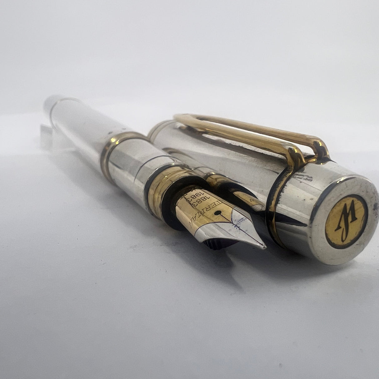 Waterman Man 100 Full Covered Sterling Silver Fountain Pen - Smooth Pattern - Fine 18kt Gold Nib - Scarce!