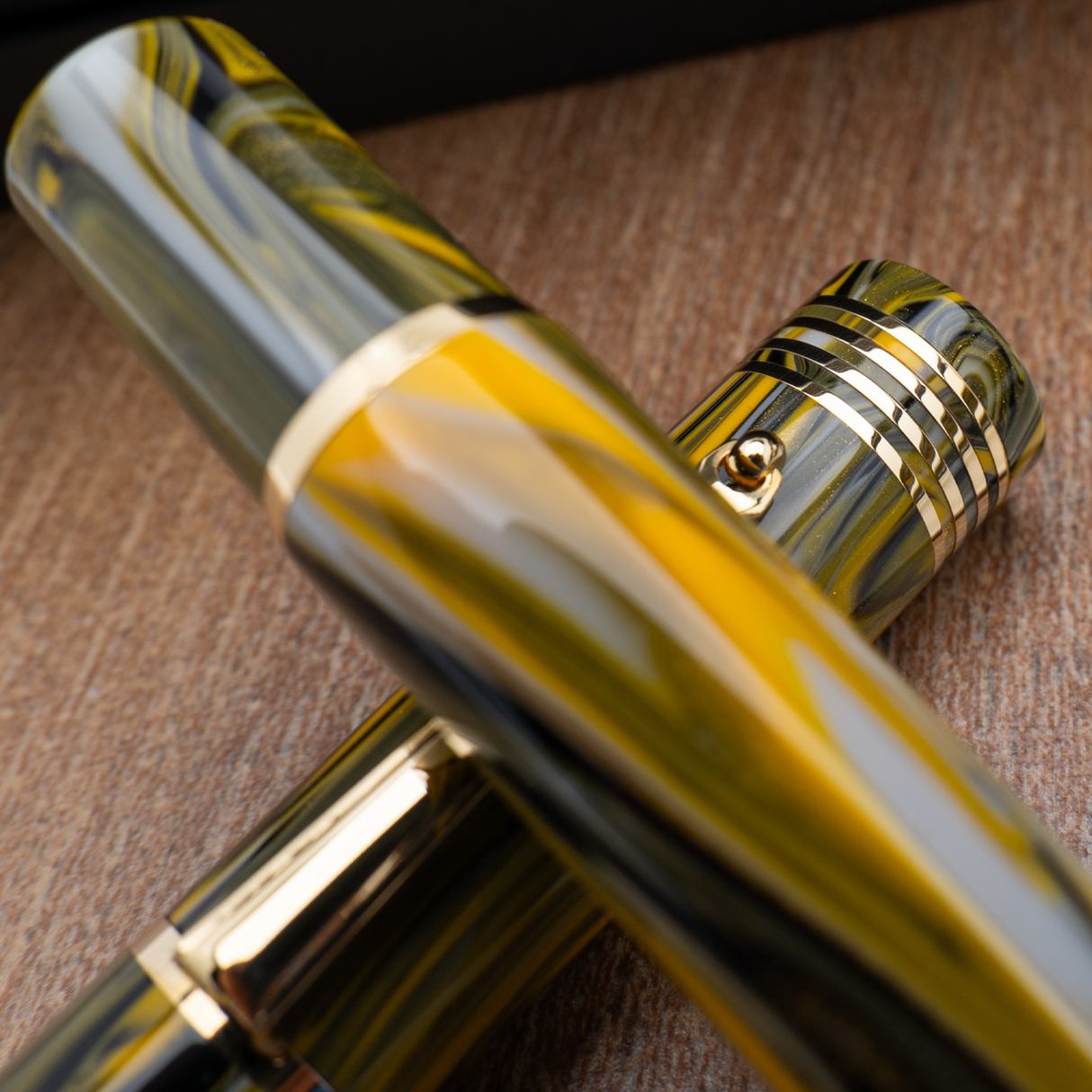 Delta Neo Gallery Marigold Gold Trim Ballpoint