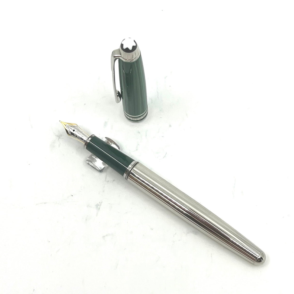Montblanc Meisterstuck Solitaire  Czar Nikolai Classique 144 Platinum Plated Fountain Pen