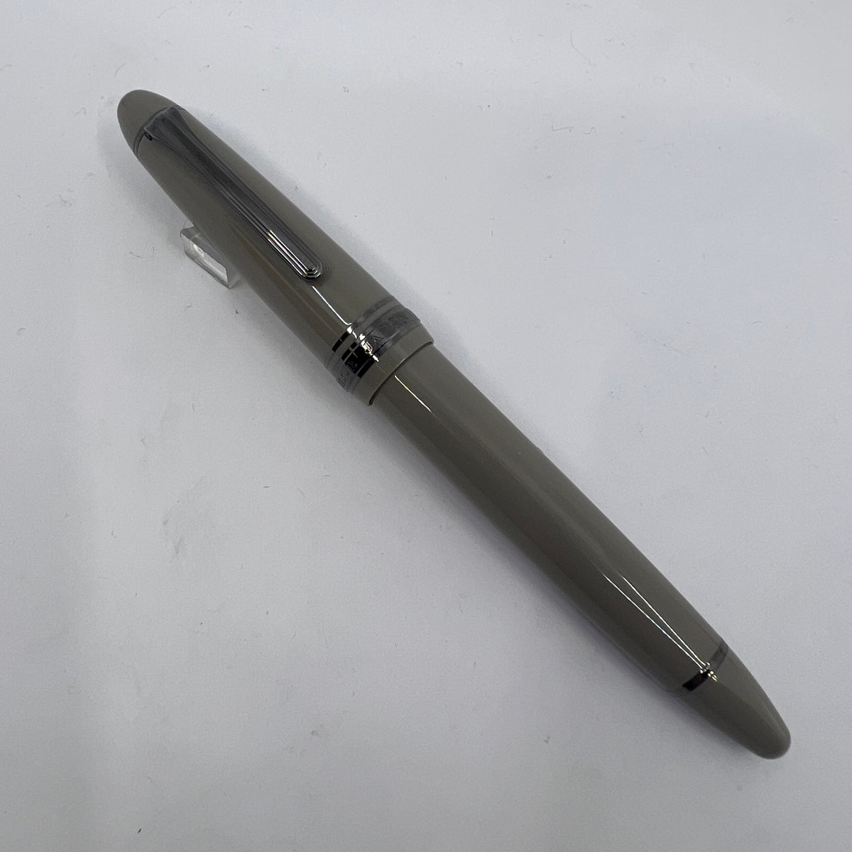 Sailor 1911 Large Special Edition Light Gray Themis  Fountain Pen - Medium 21kt Gold Nib