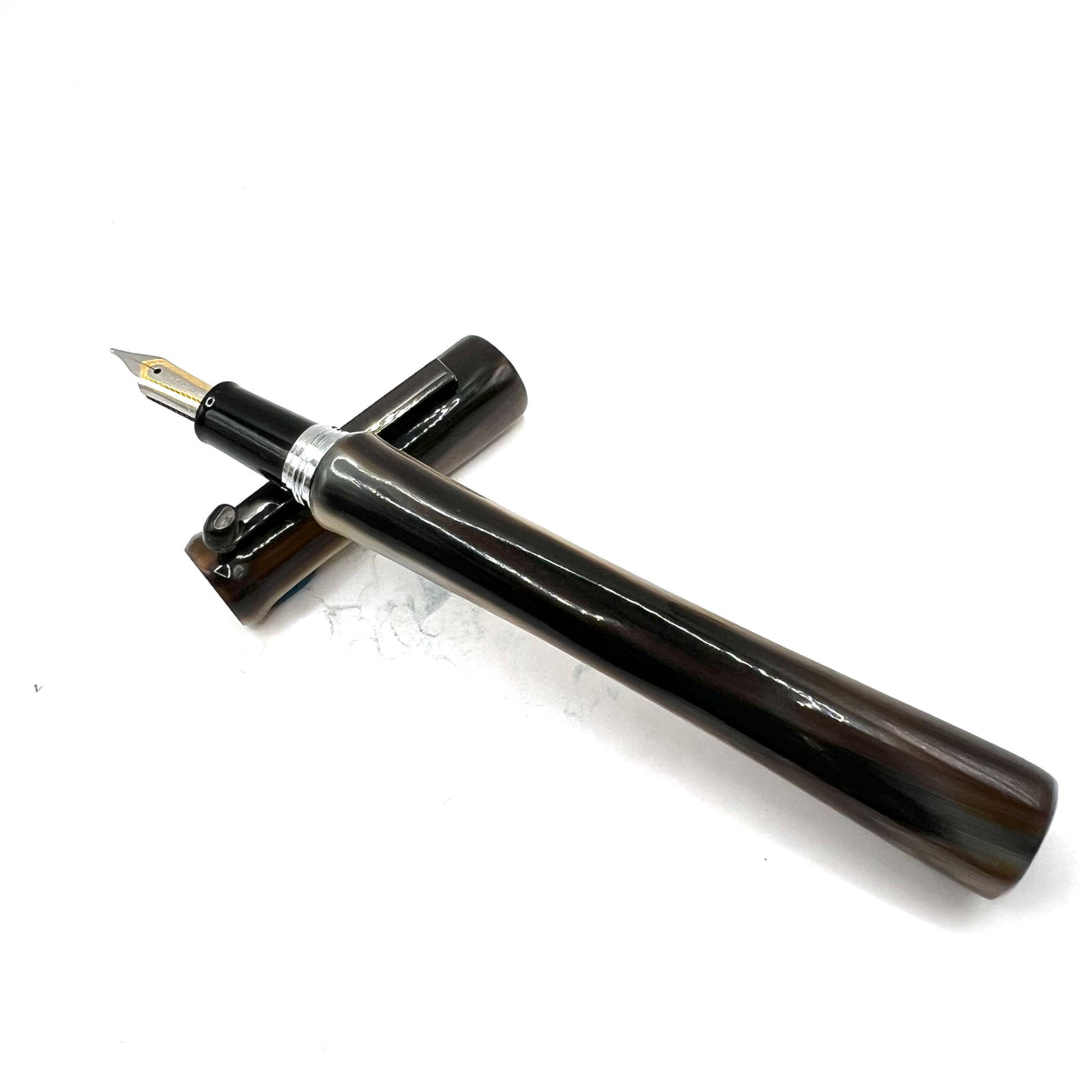Taccia Savanna Buffalo Horn Fountain Pen - Broad Gold-Plated Nib
