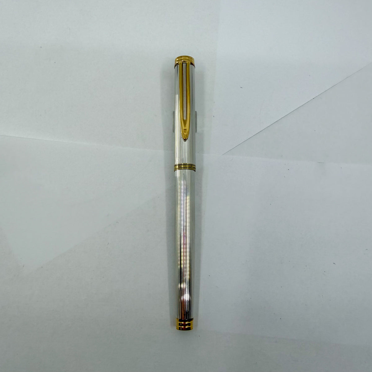 Waterman Gentleman Sterling Silver Ribbed Pattern Fountain Pen - Fine 18kt Gold Nib