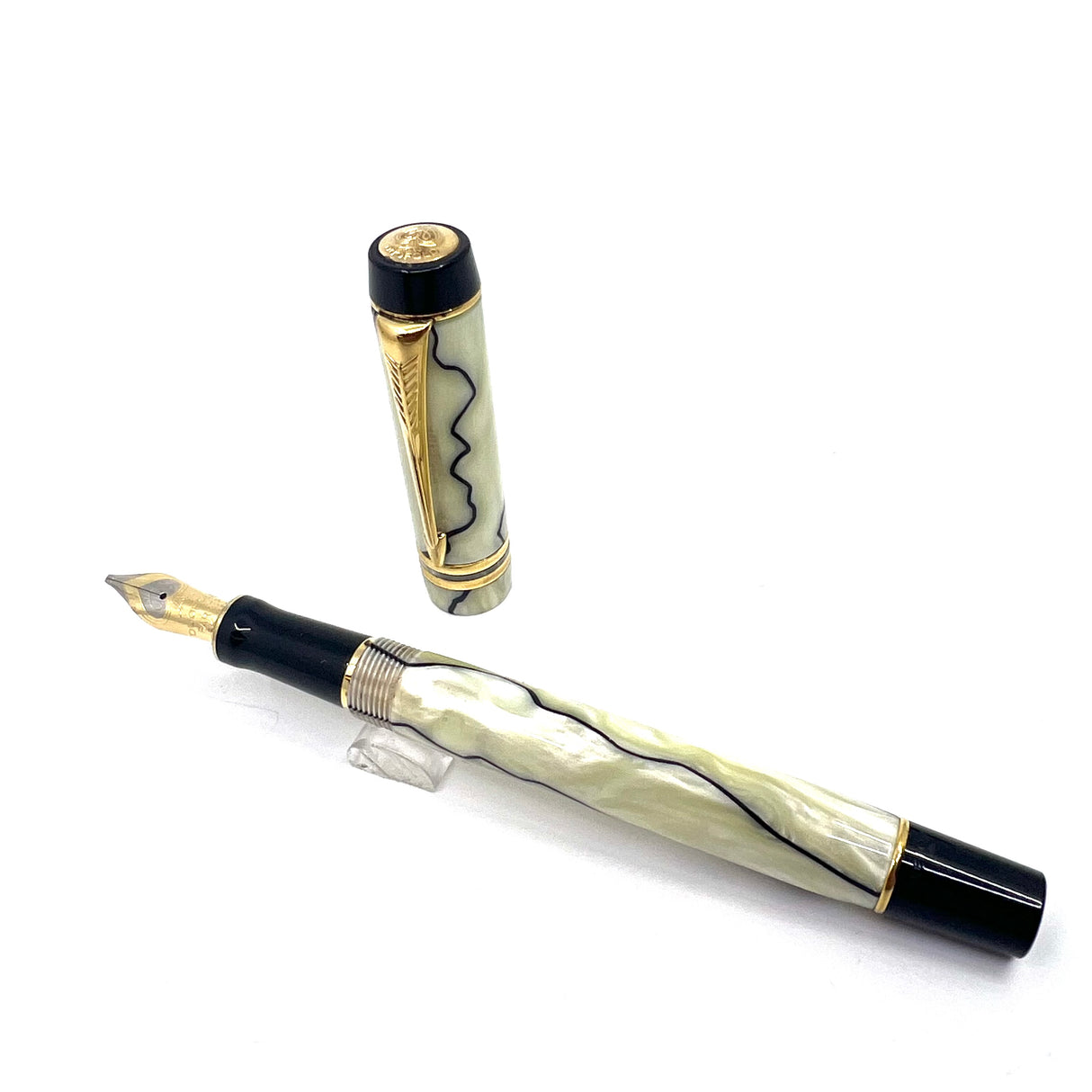 Parker Duofold International (Standard Size) Pearl & Black Fountain Pen - Broad Stub 18kt Gold Nib